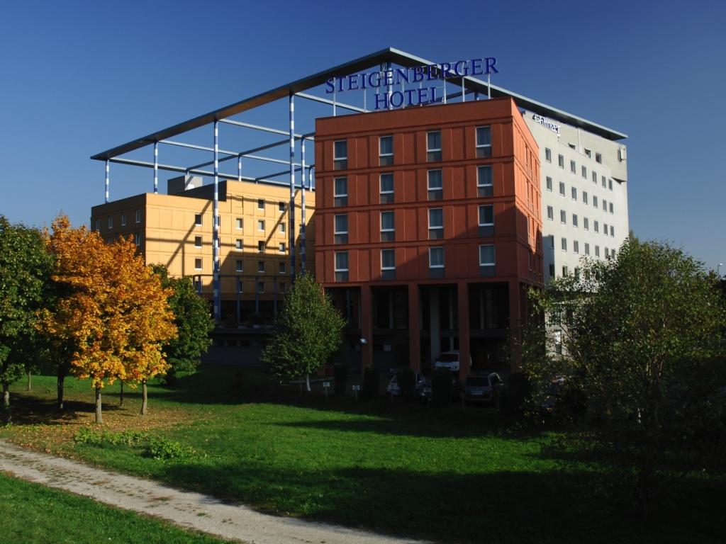 Trans World Hotel Donauwelle Linz Exterior photo