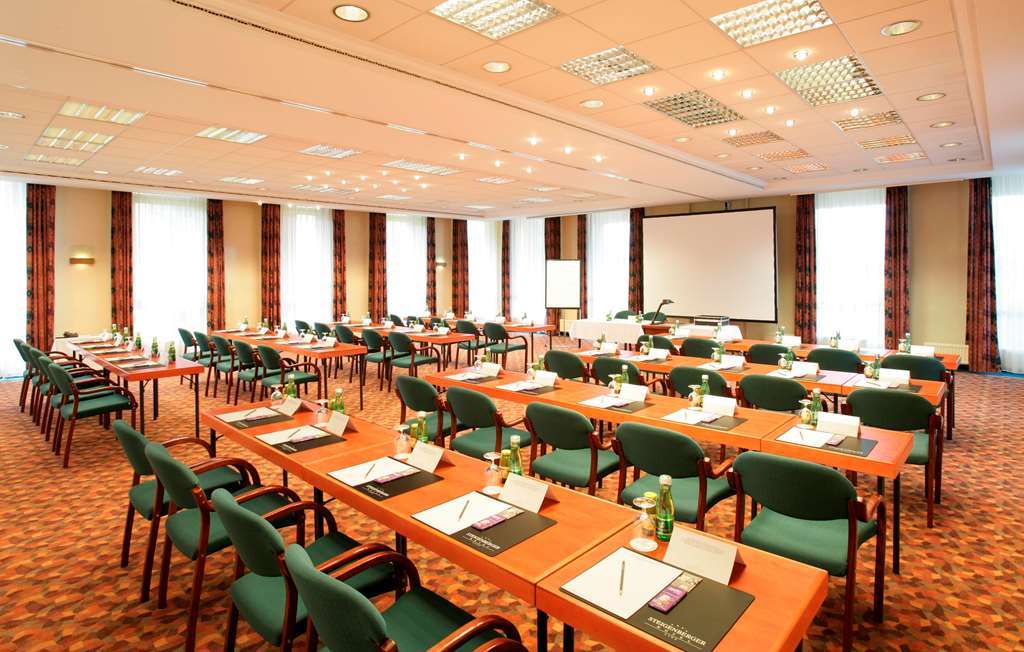 Trans World Hotel Donauwelle Linz Business photo
